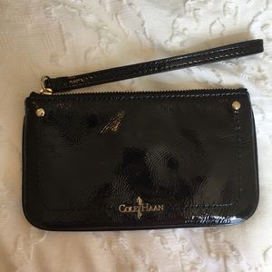 Wristlet wallet